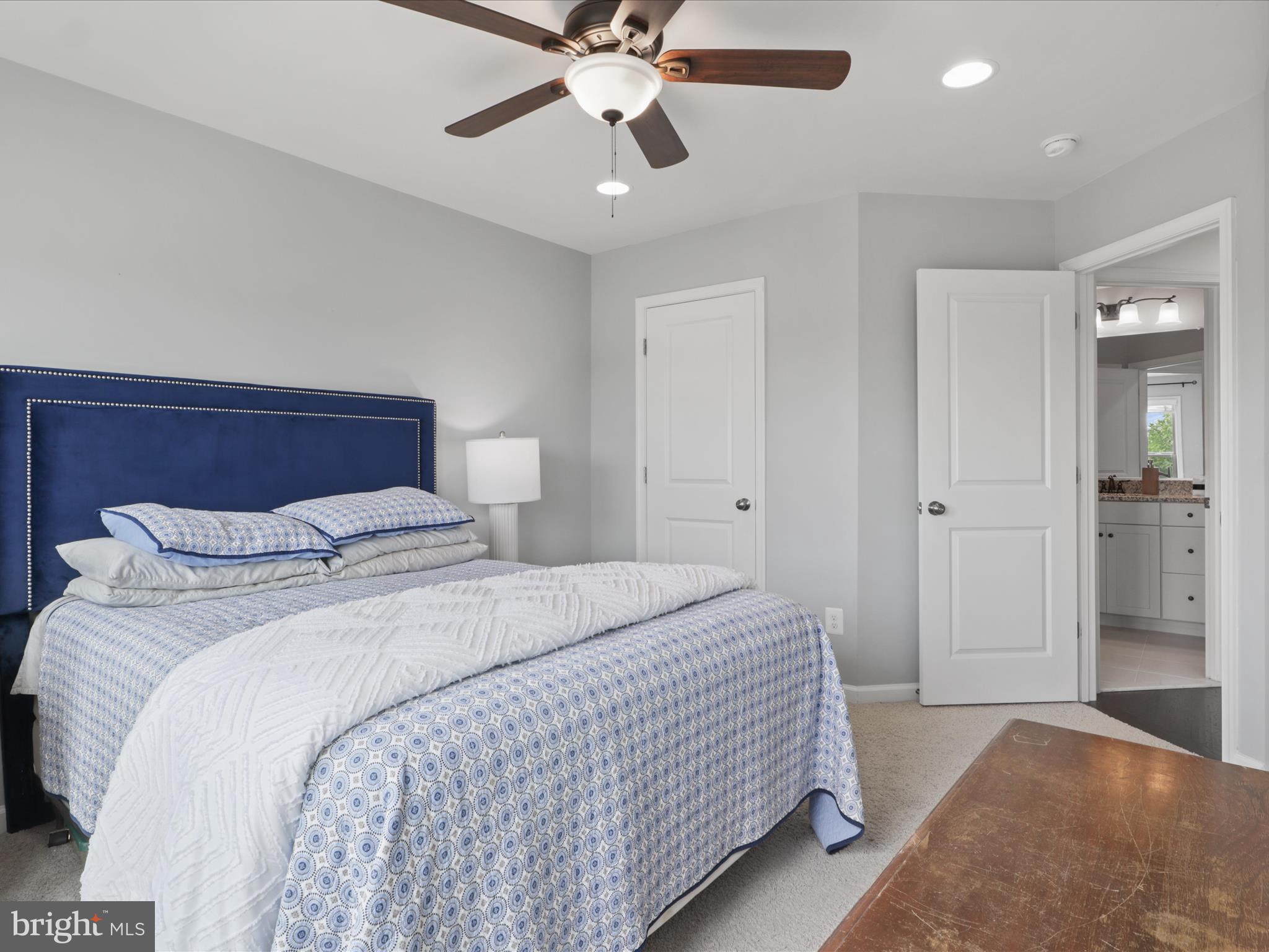 42361 Dogwood Glen Sq