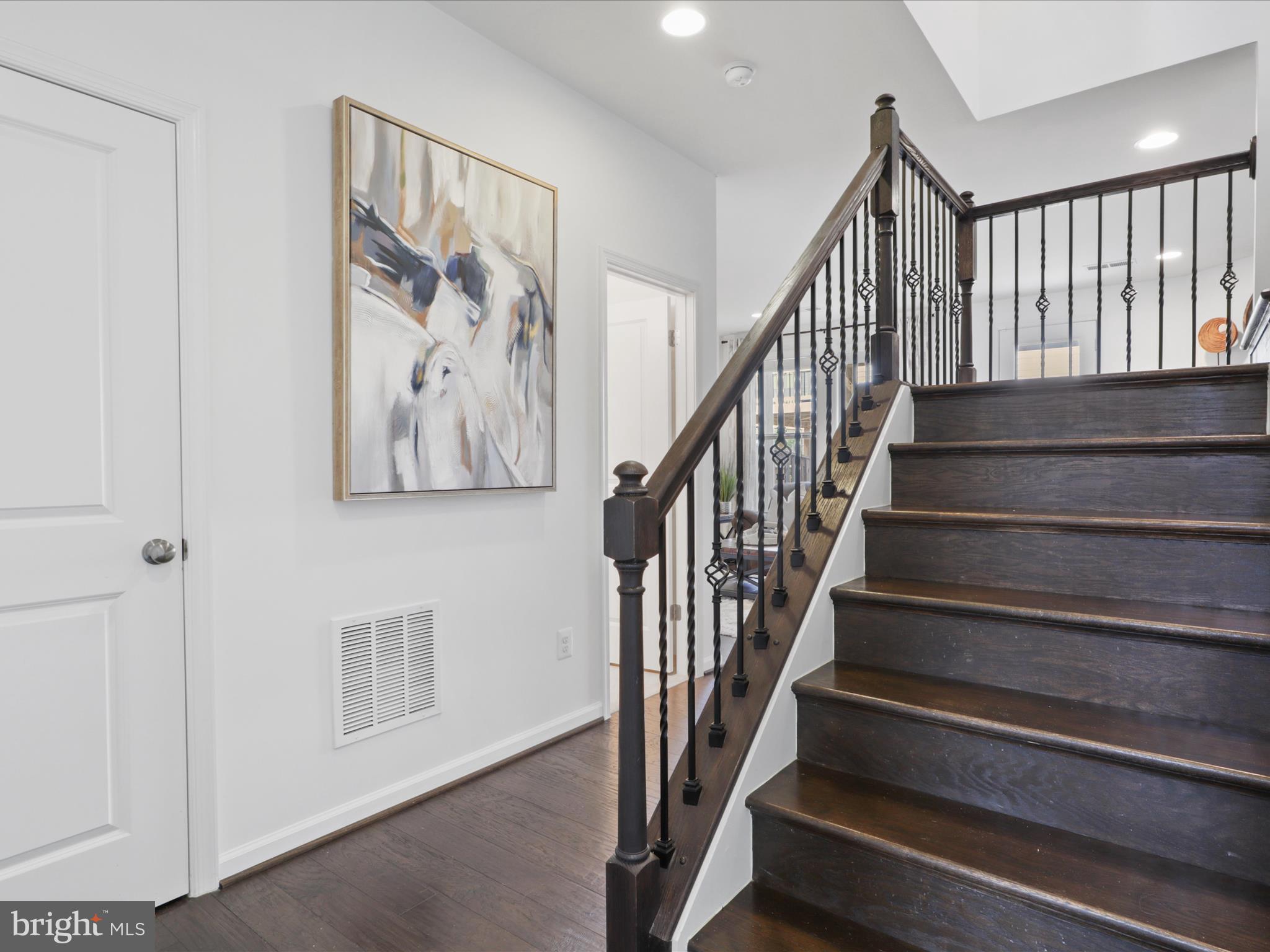 42361 Dogwood Glen Sq