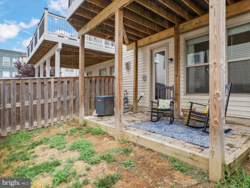 42361 Dogwood Glen Sq