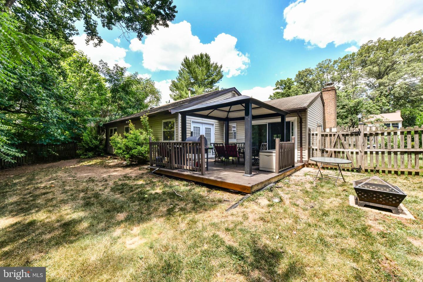 13 Crescent Ct