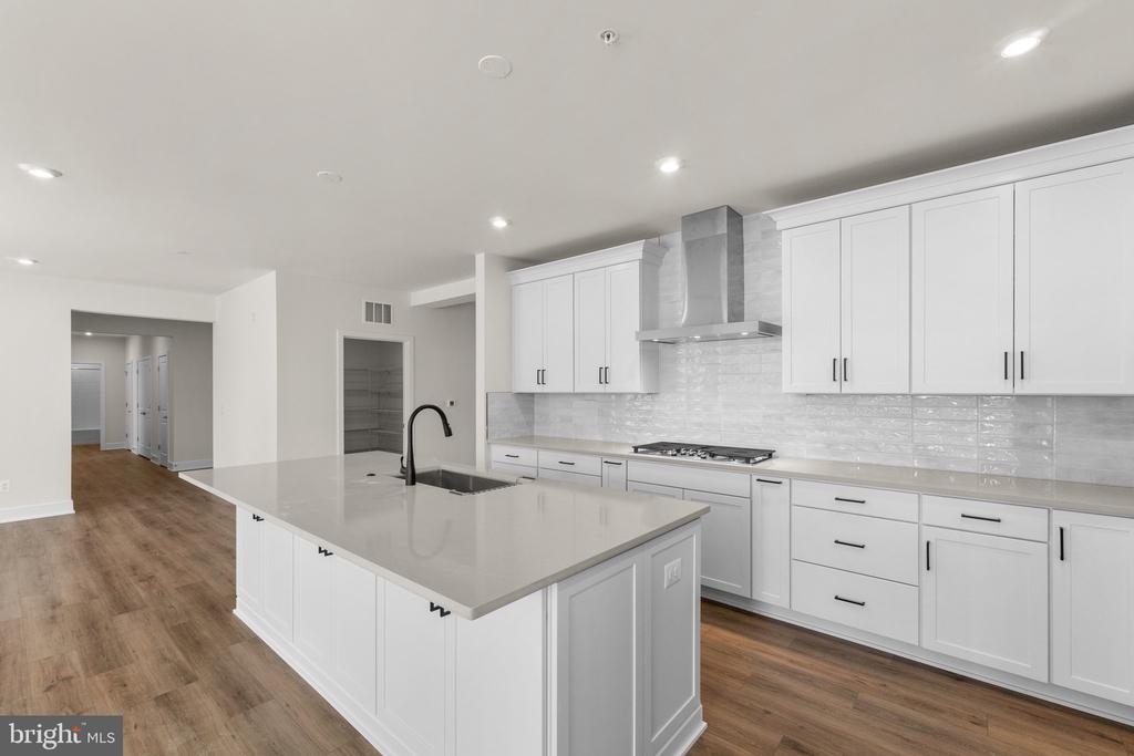 23679 Bolton Crescent #12-201