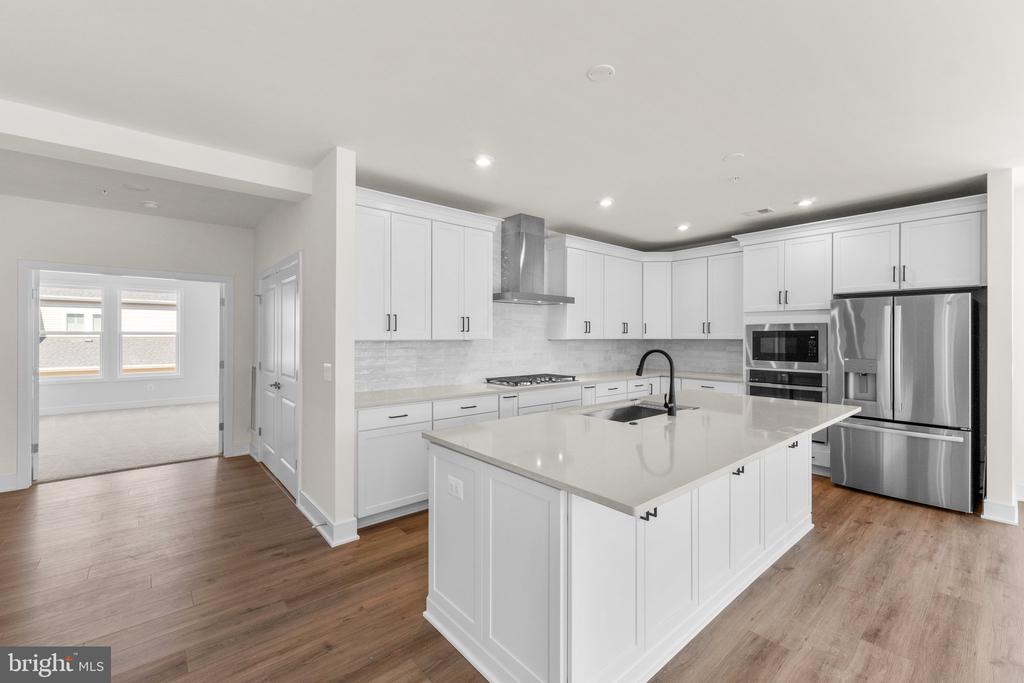 23679 Bolton Crescent #12-201
