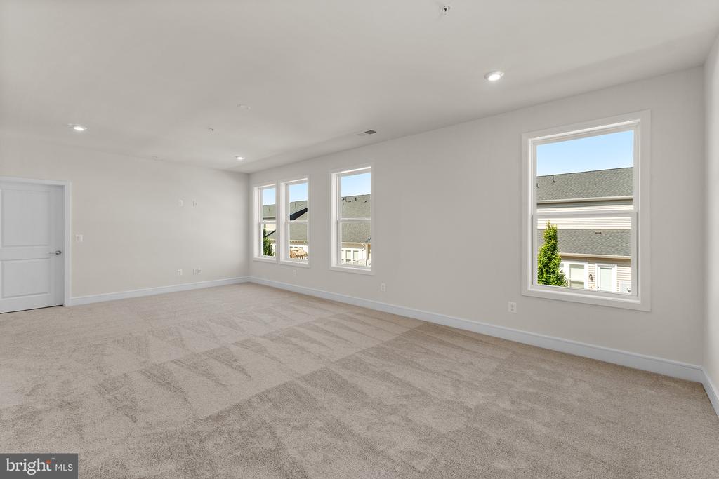 23679 Bolton Crescent #12-201