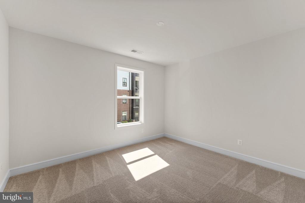 23679 Bolton Crescent #12-201