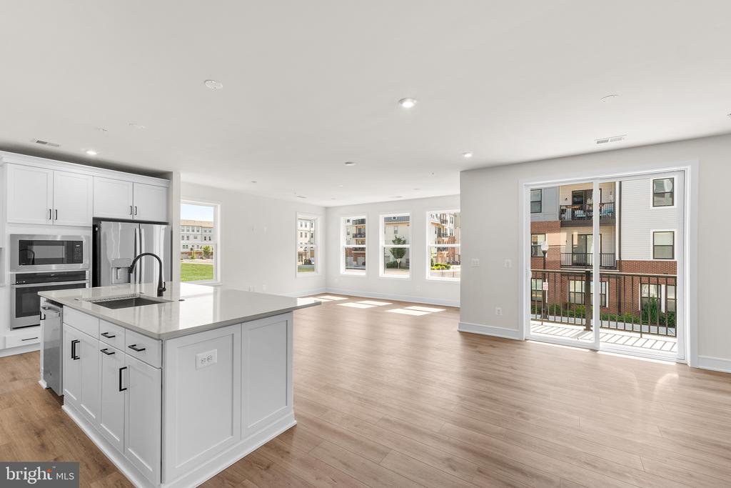 23679 Bolton Crescent #12-201