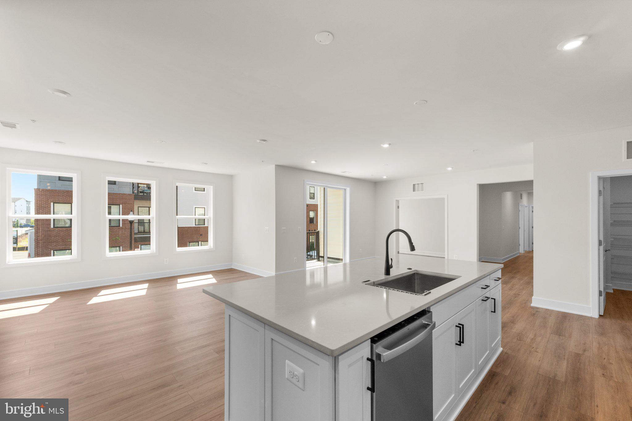 23679 Bolton Crescent #12-201