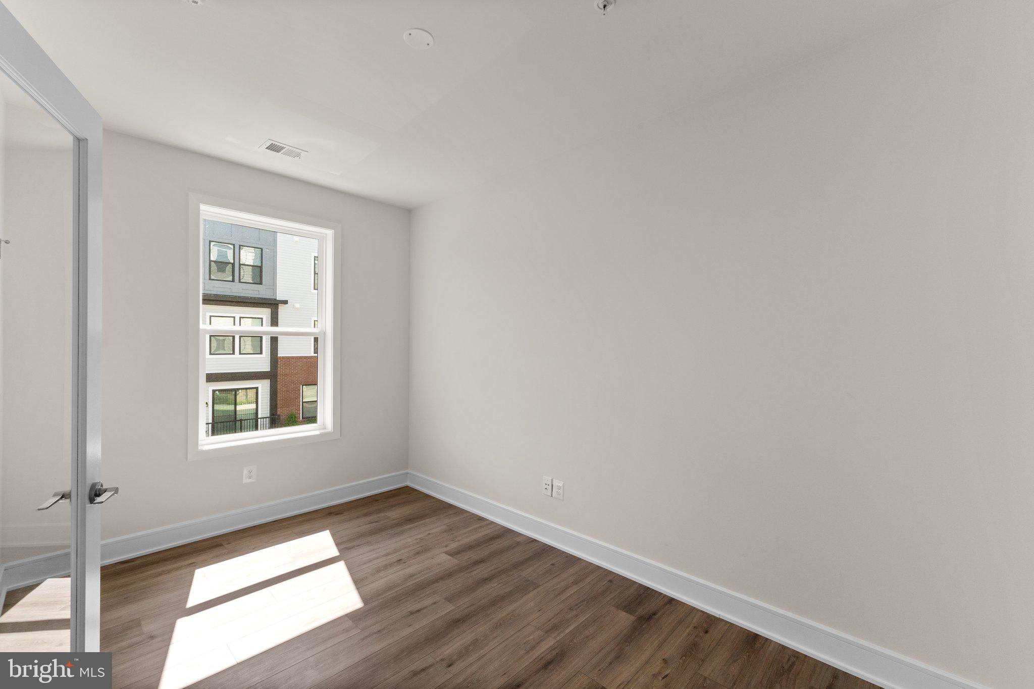 23679 Bolton Crescent #12-201