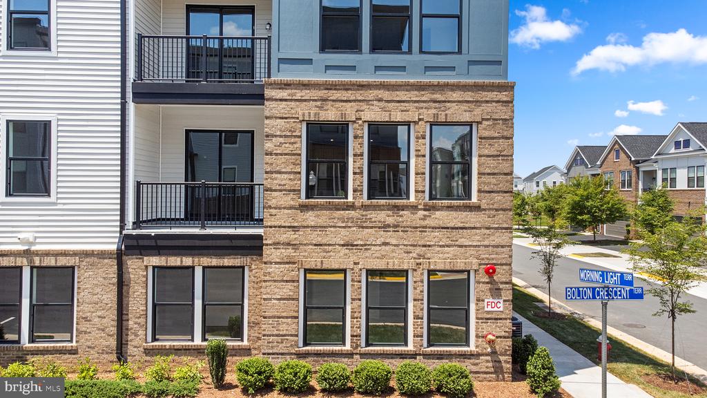23679 Bolton Crescent #12-201