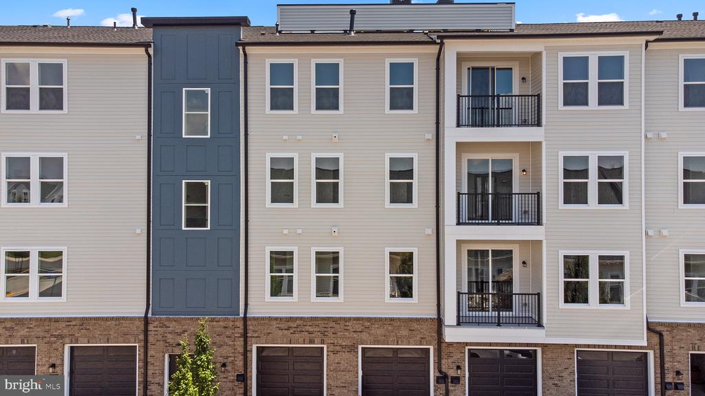 23679 Bolton Crescent #12-202