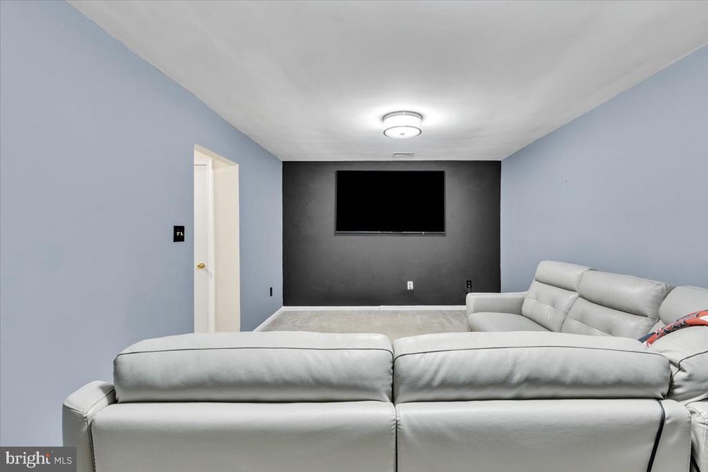 23 McPherson Cir