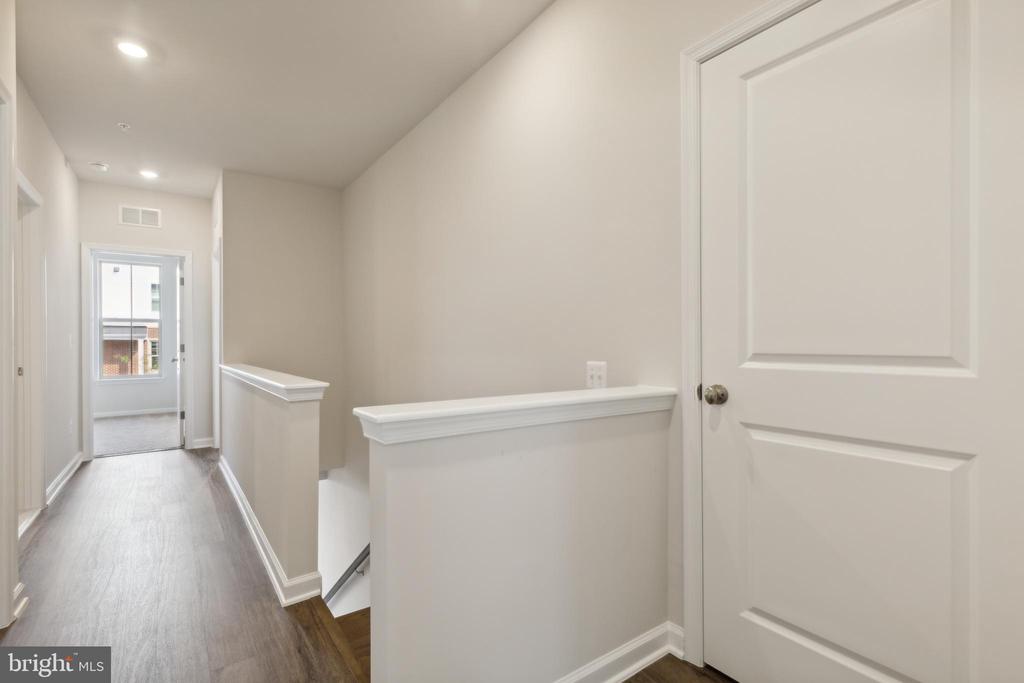 785 Mount Airy Ter NE