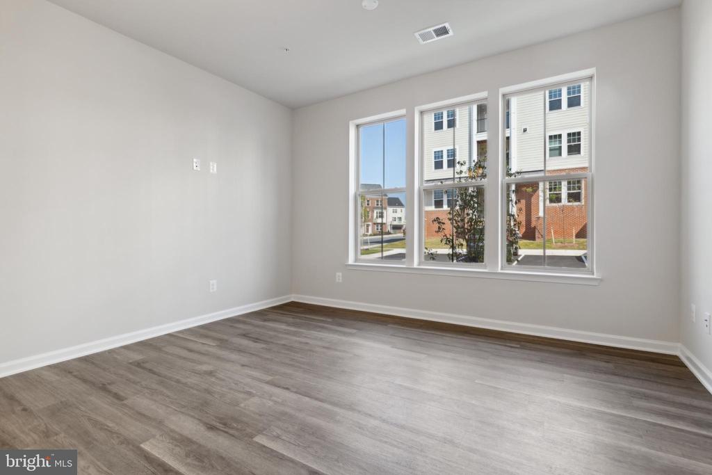 785 Mount Airy Ter NE