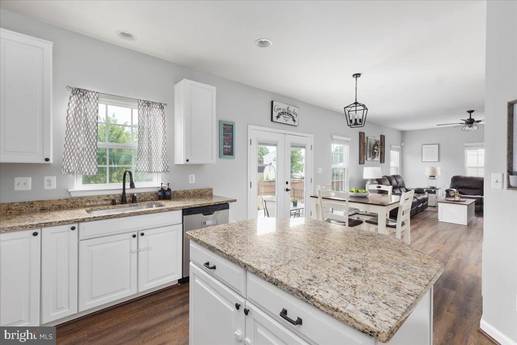 93 Eisentown Dr