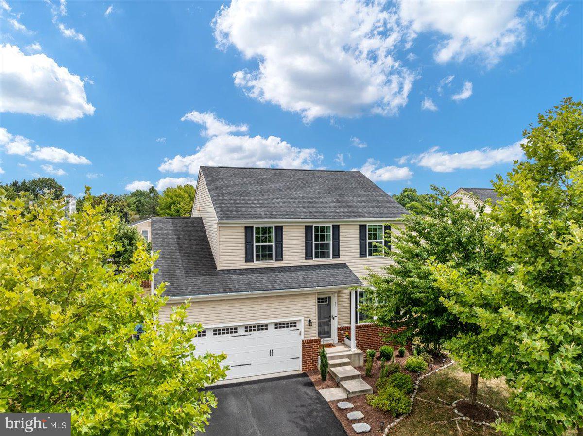 93 Eisentown Dr