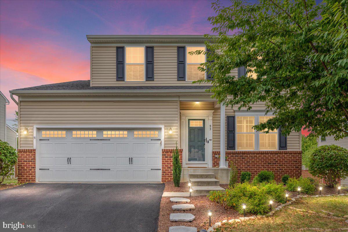 93 Eisentown Dr