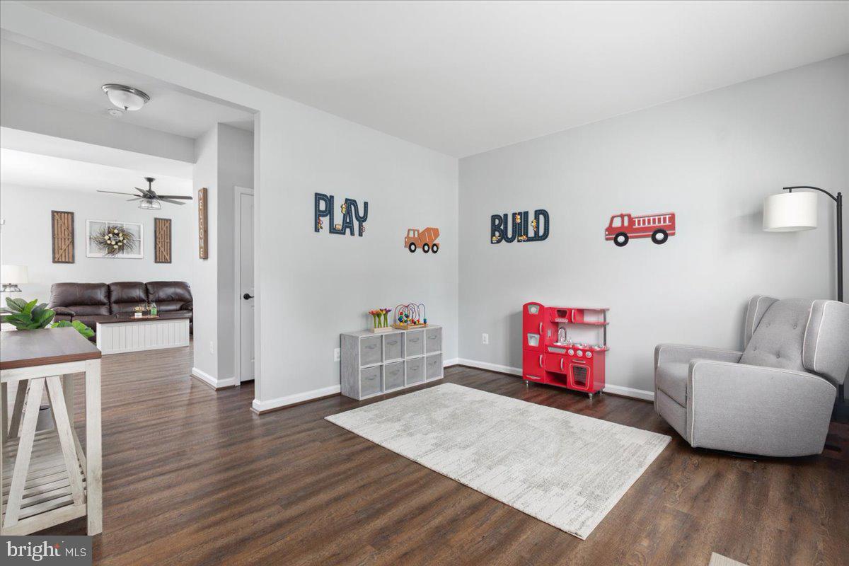 93 Eisentown Dr