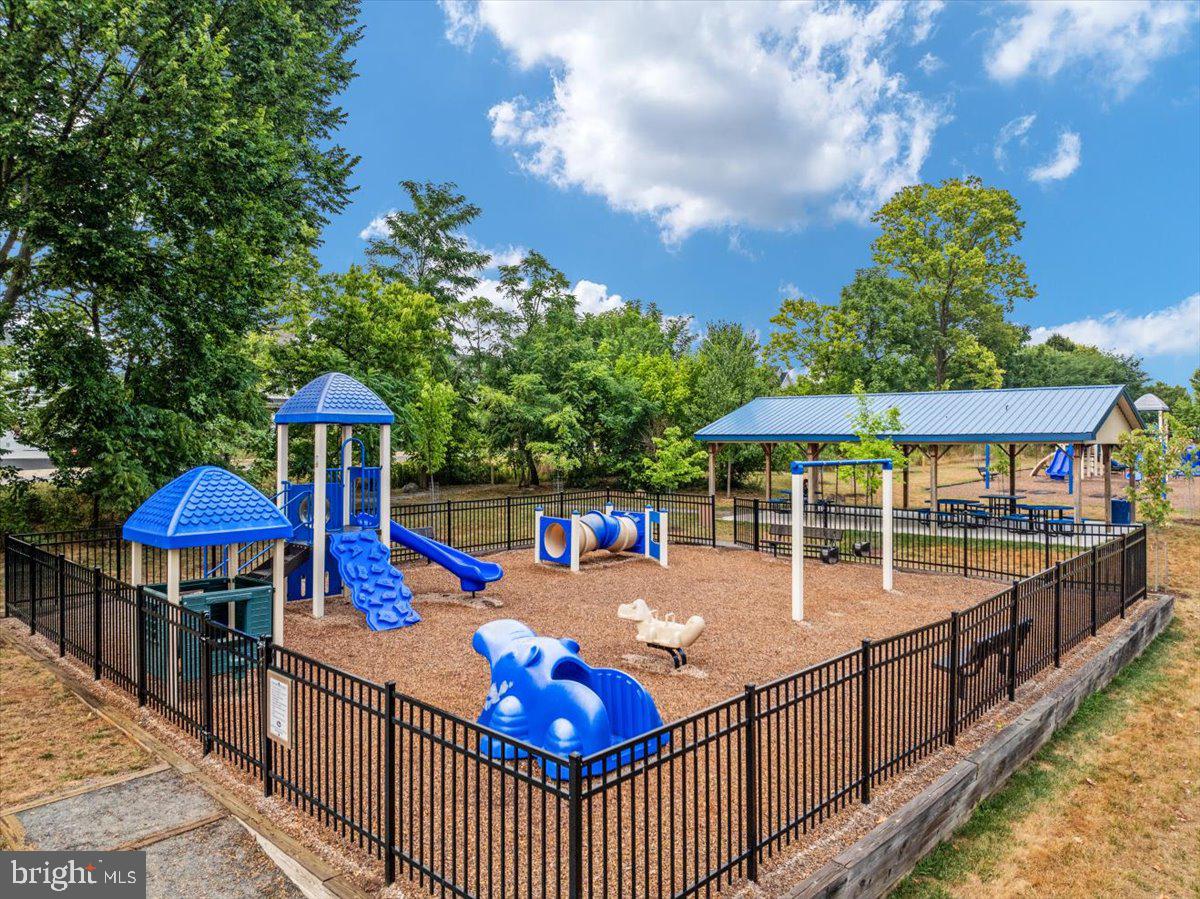 93 Eisentown Dr