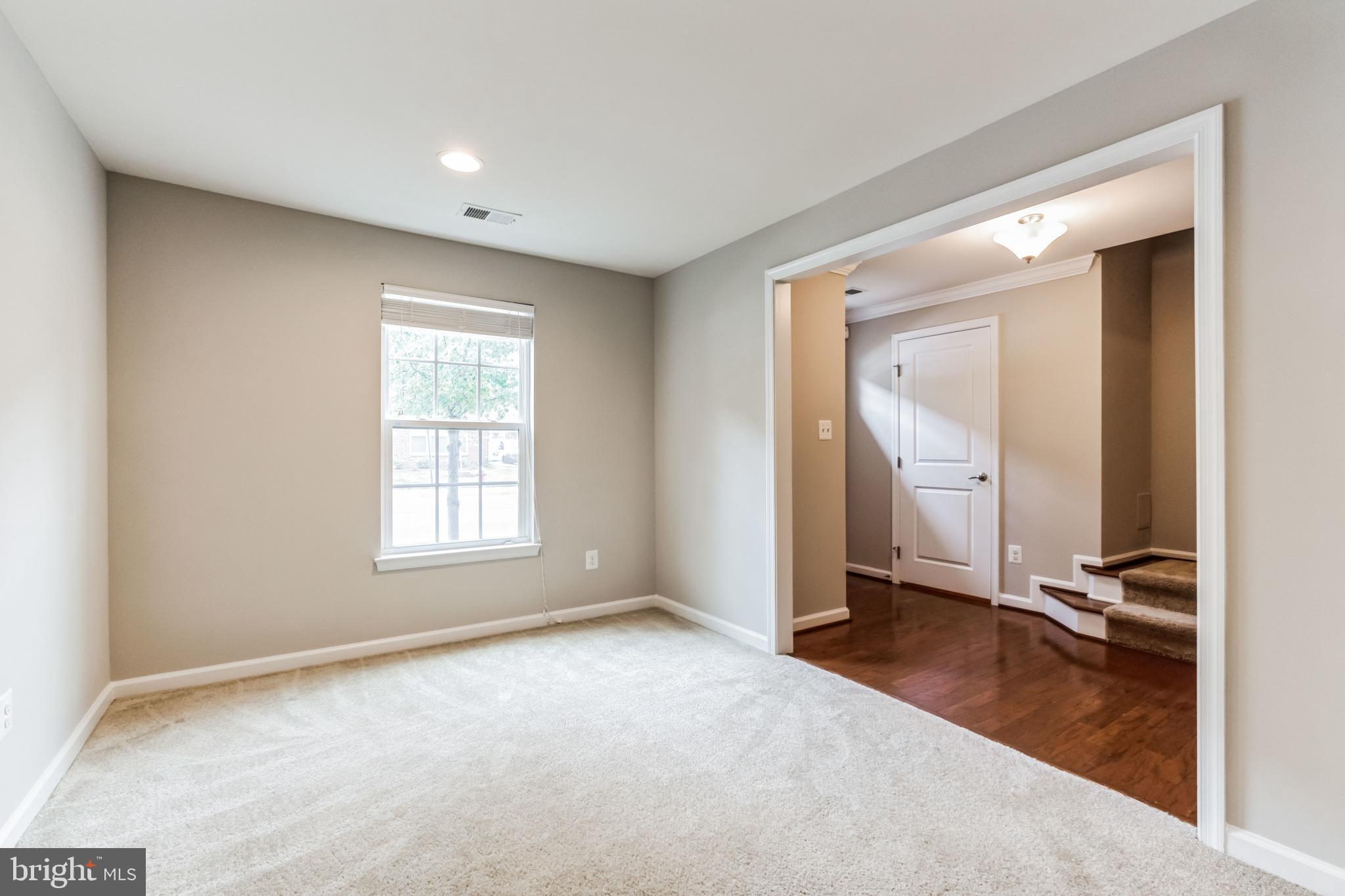 42630 Burbank Ter