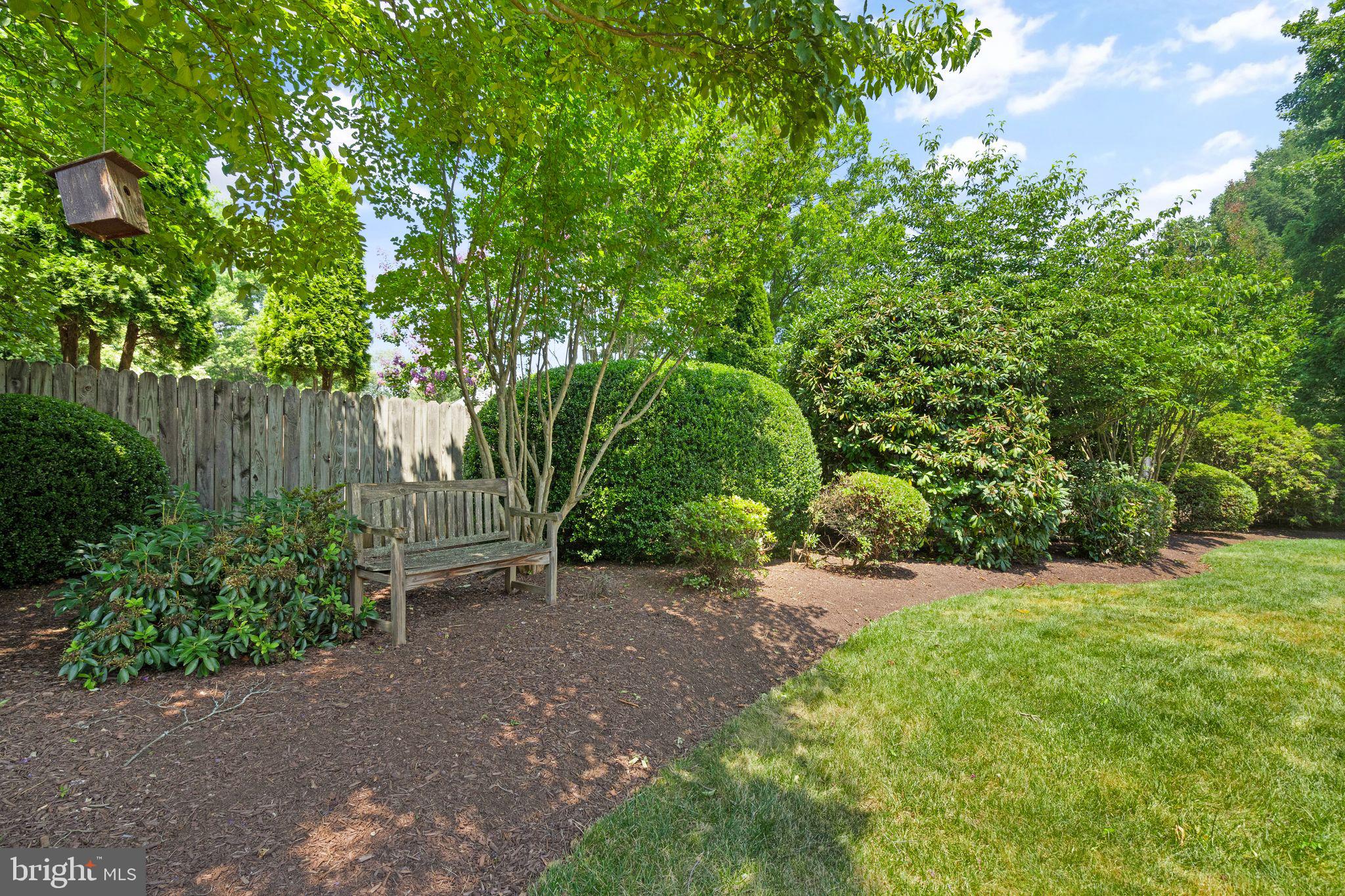 1107 Bradfield Dr SW