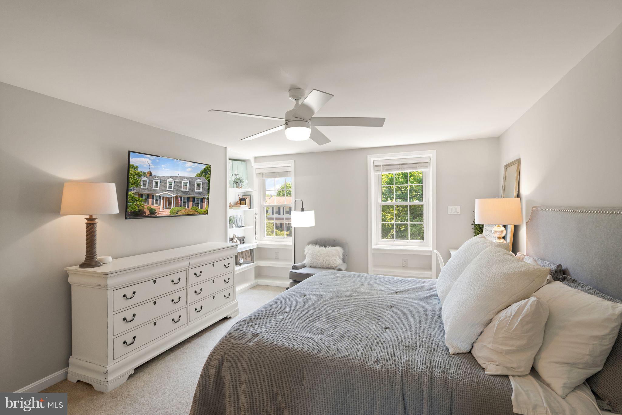 1107 Bradfield Dr SW