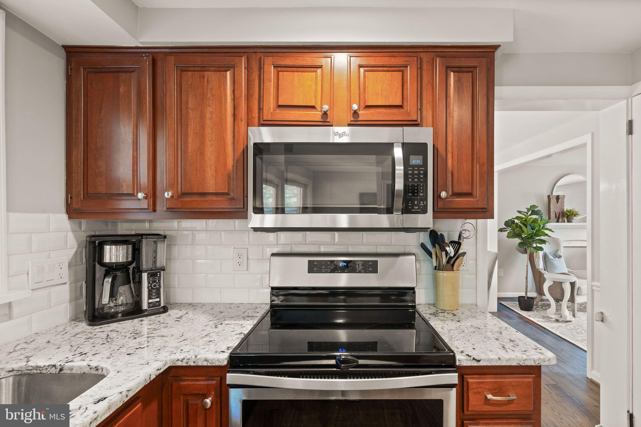 1107 Bradfield Dr SW