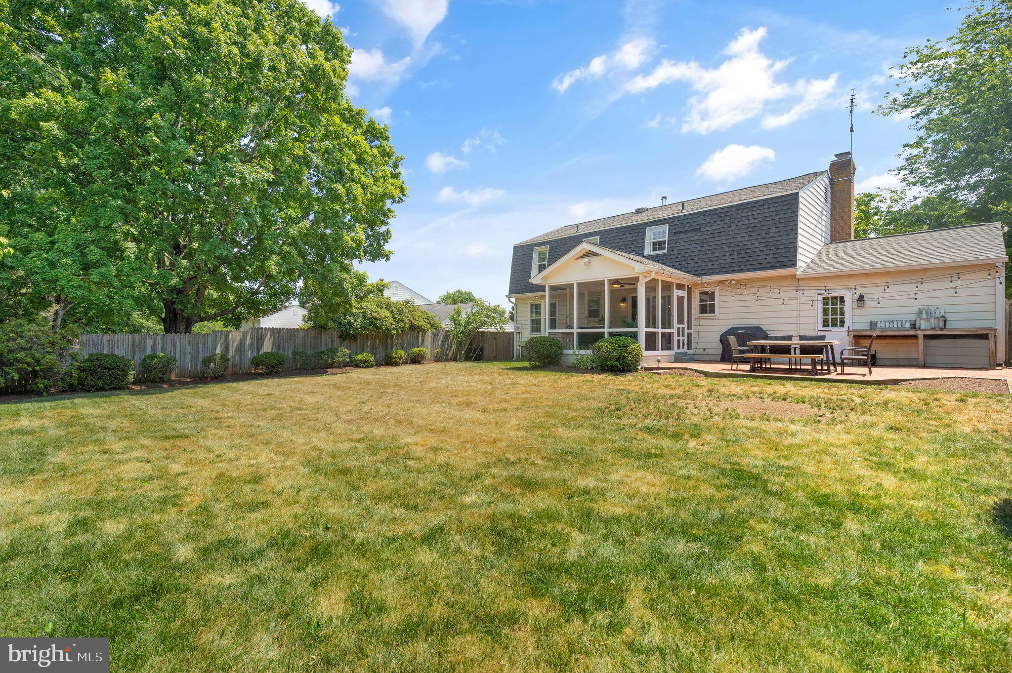 1107 Bradfield Dr SW