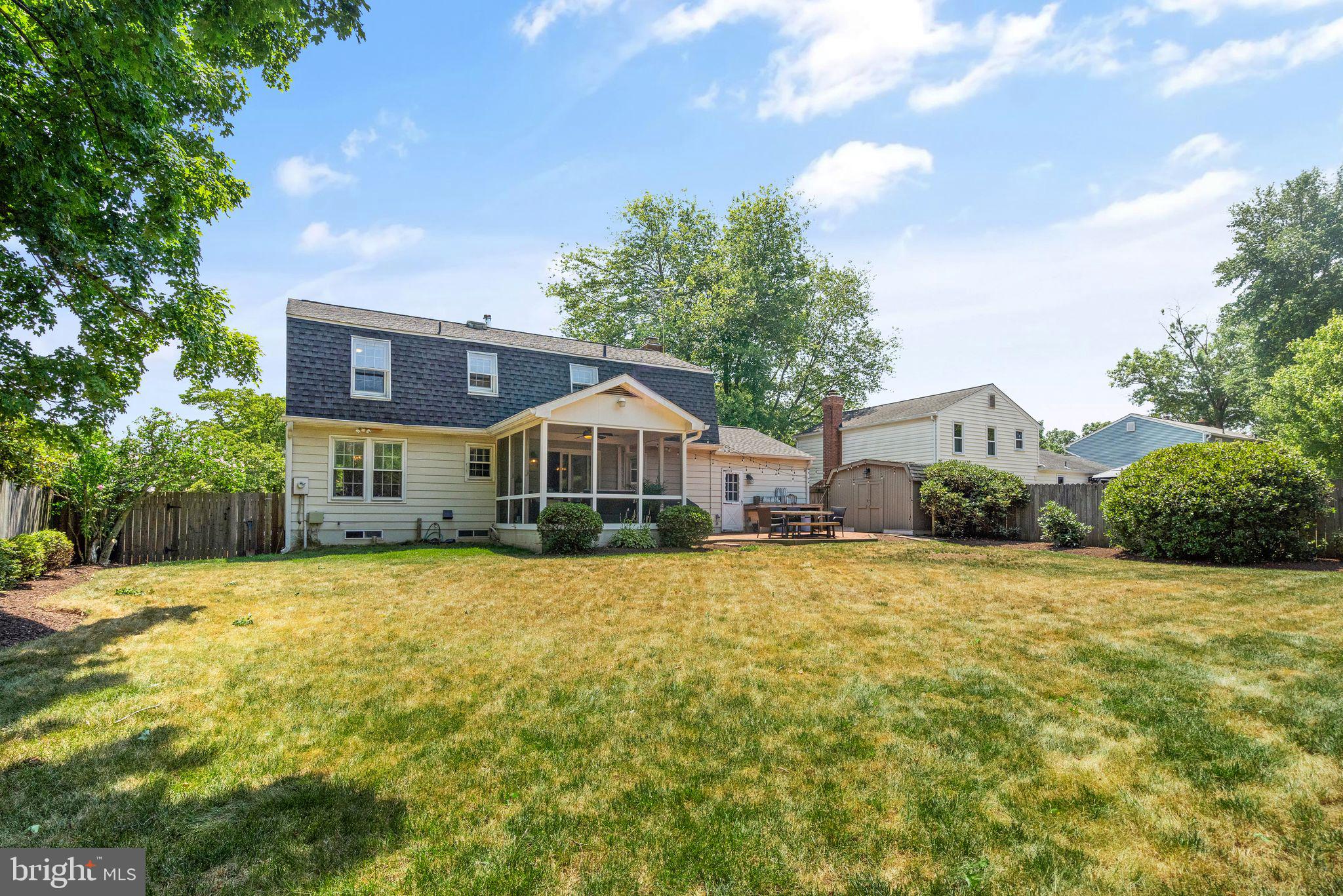 1107 Bradfield Dr SW