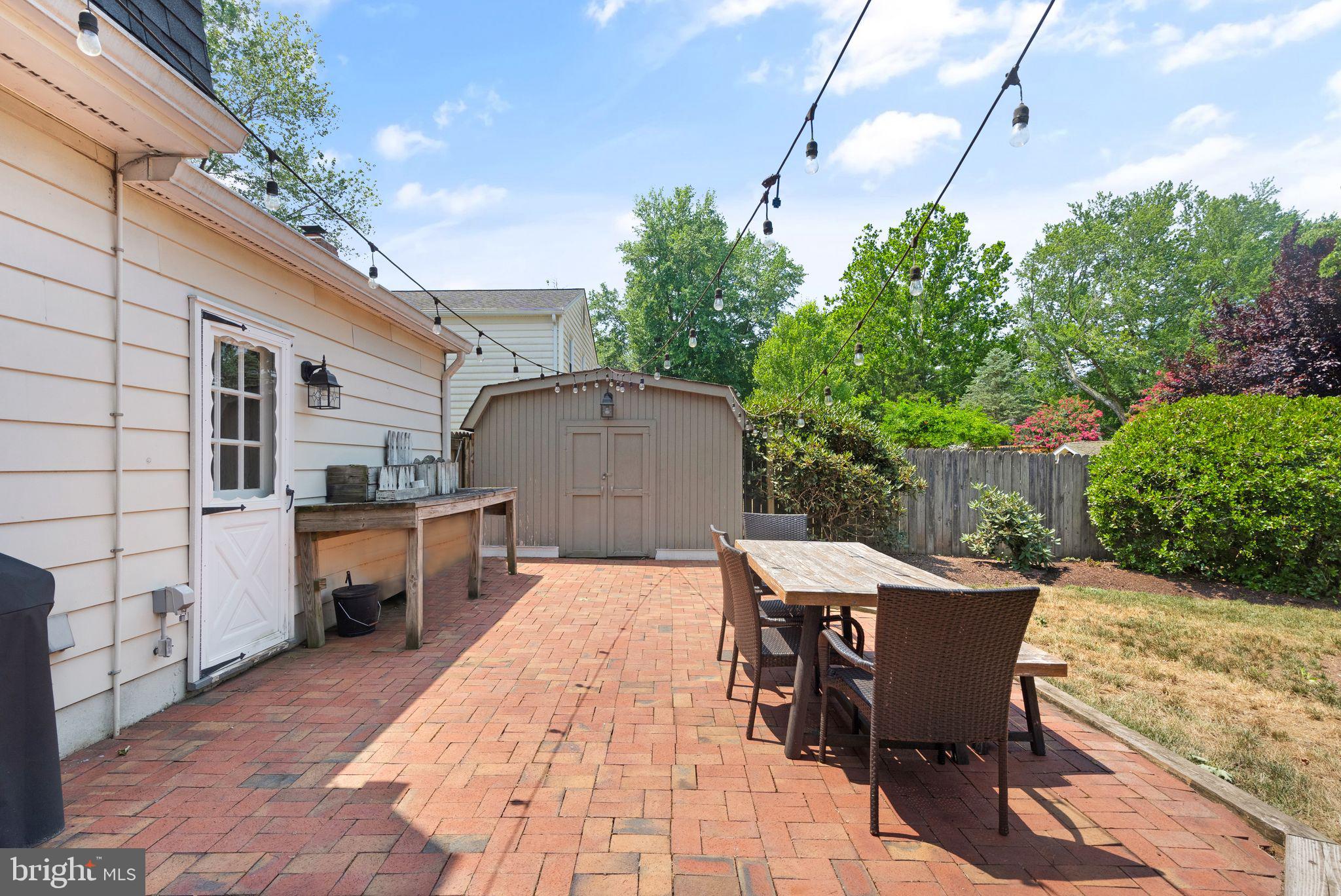 1107 Bradfield Dr SW