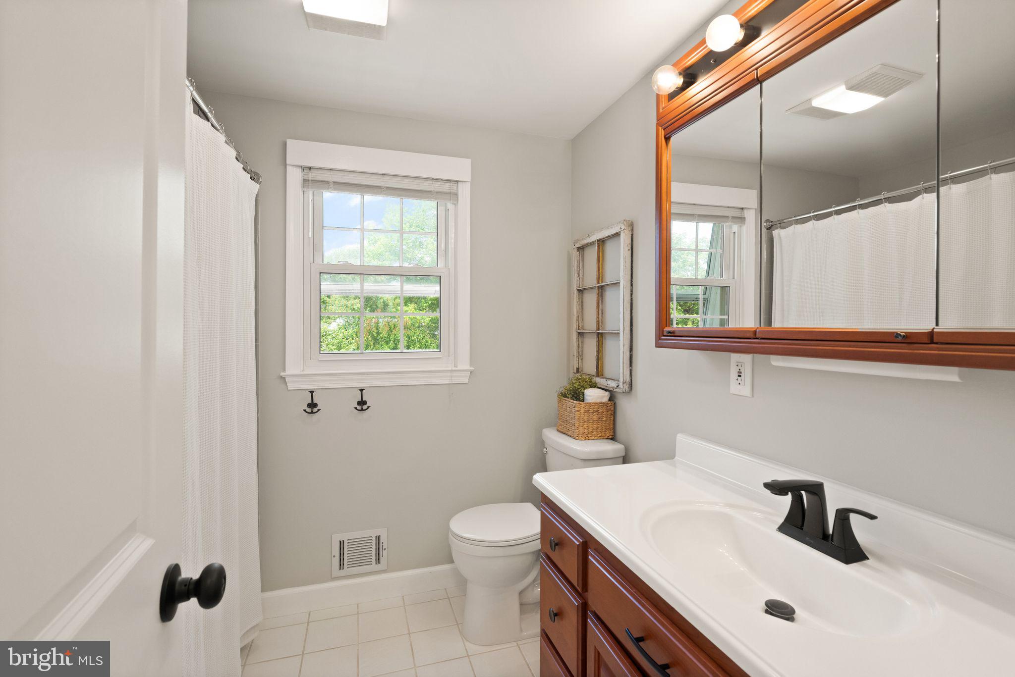 1107 Bradfield Dr SW