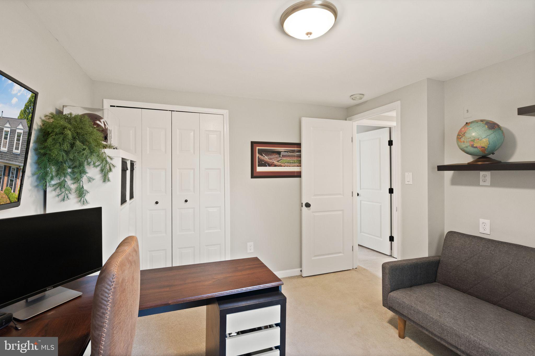 1107 Bradfield Dr SW