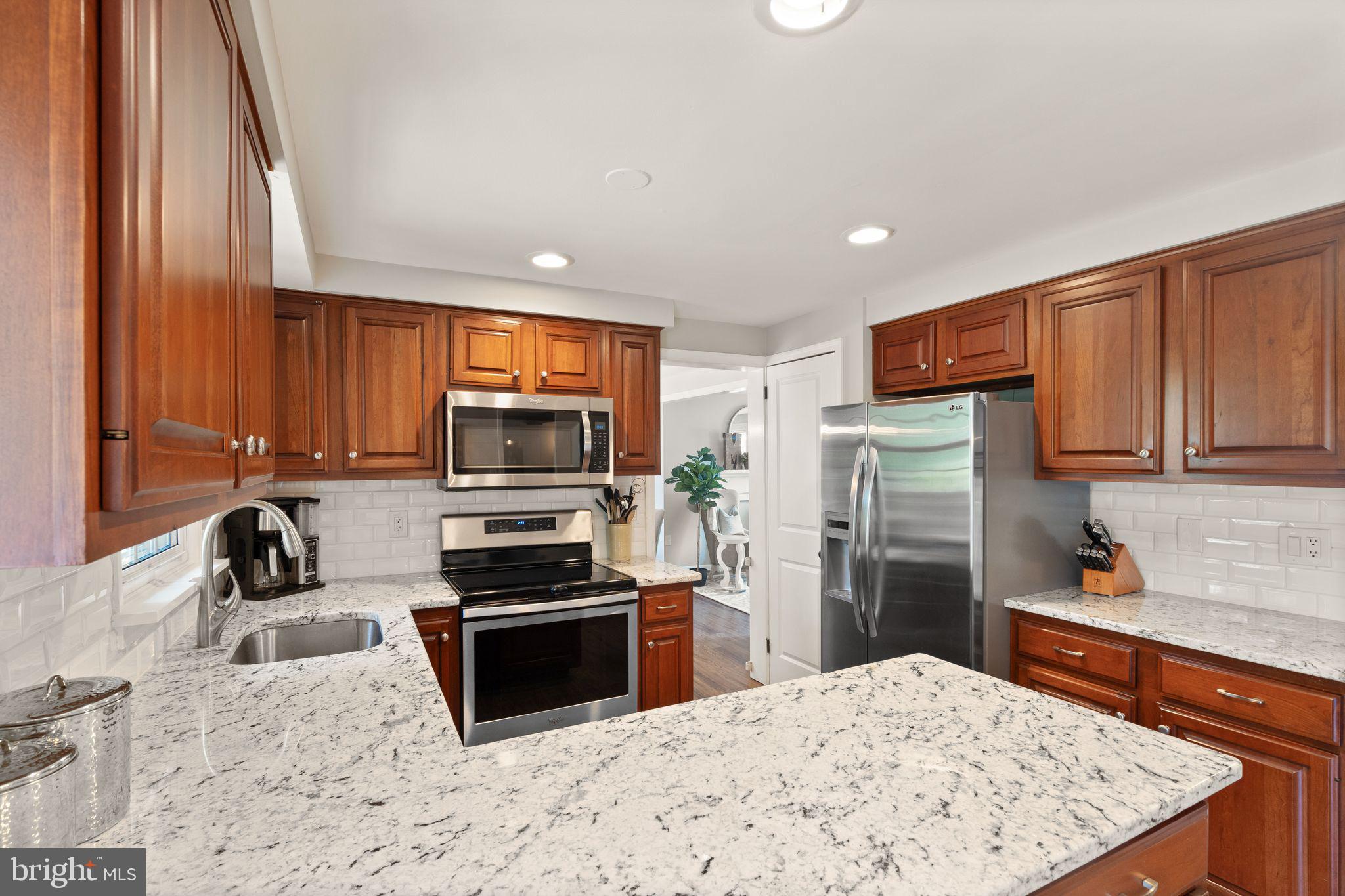 1107 Bradfield Dr SW