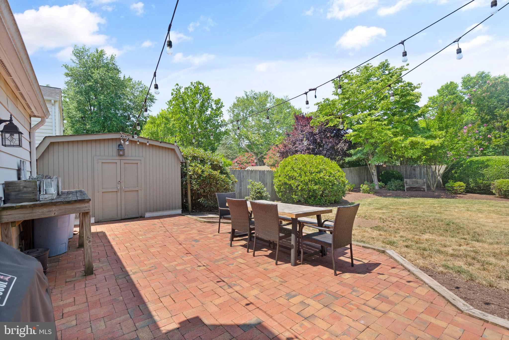 1107 Bradfield Dr SW