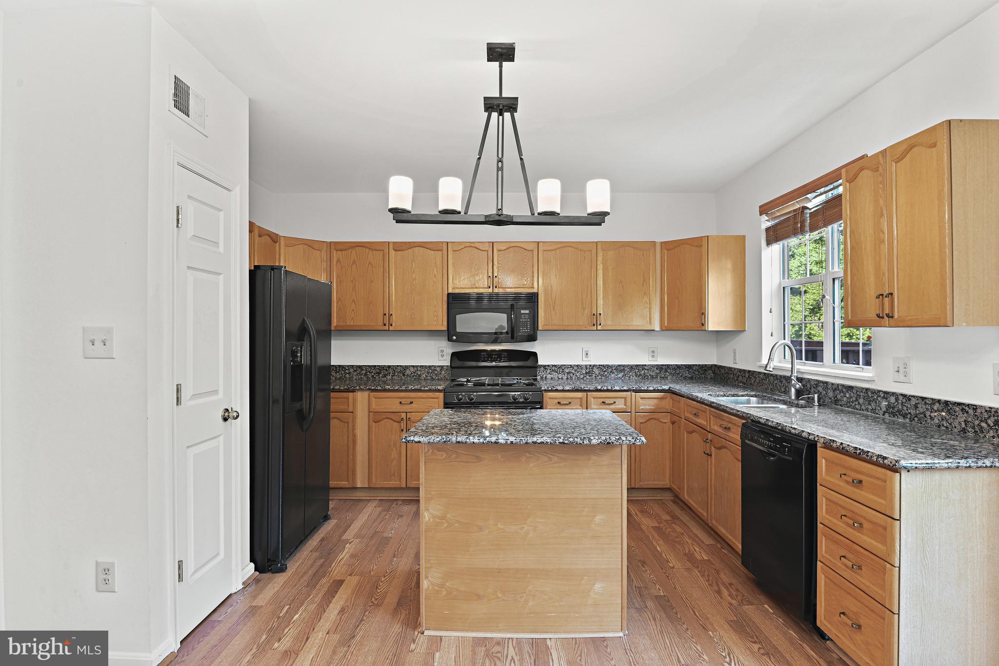 46816 Lawnes Creek Ter