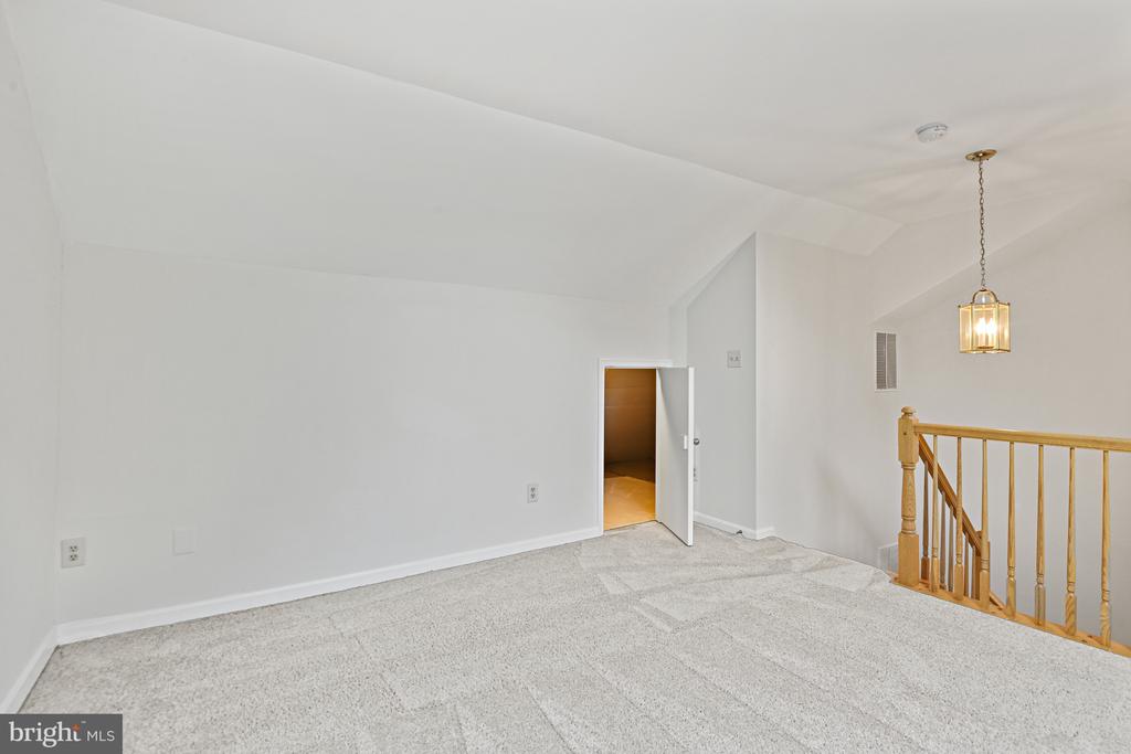 46816 Lawnes Creek Ter