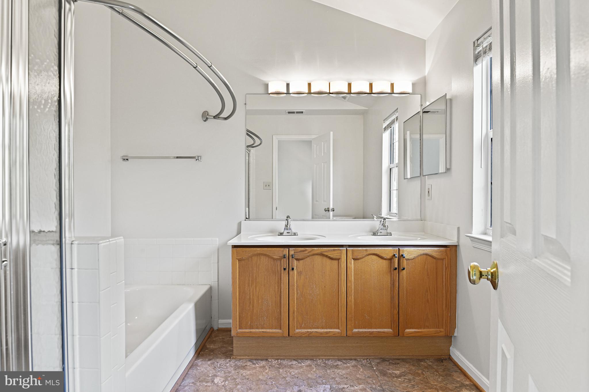 46816 Lawnes Creek Ter