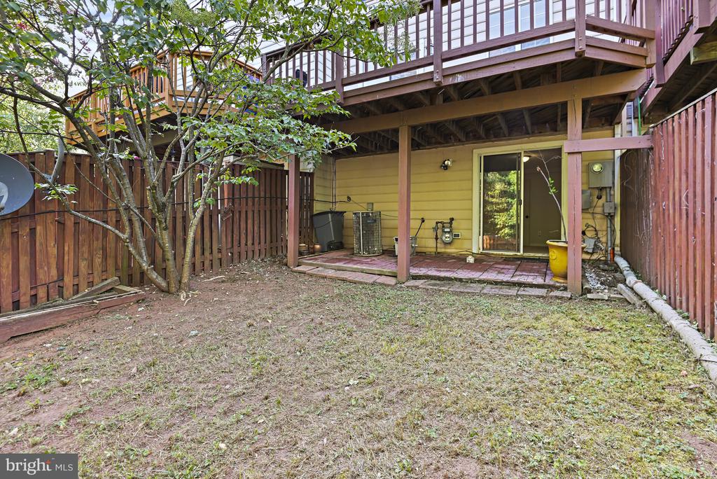 46816 Lawnes Creek Ter