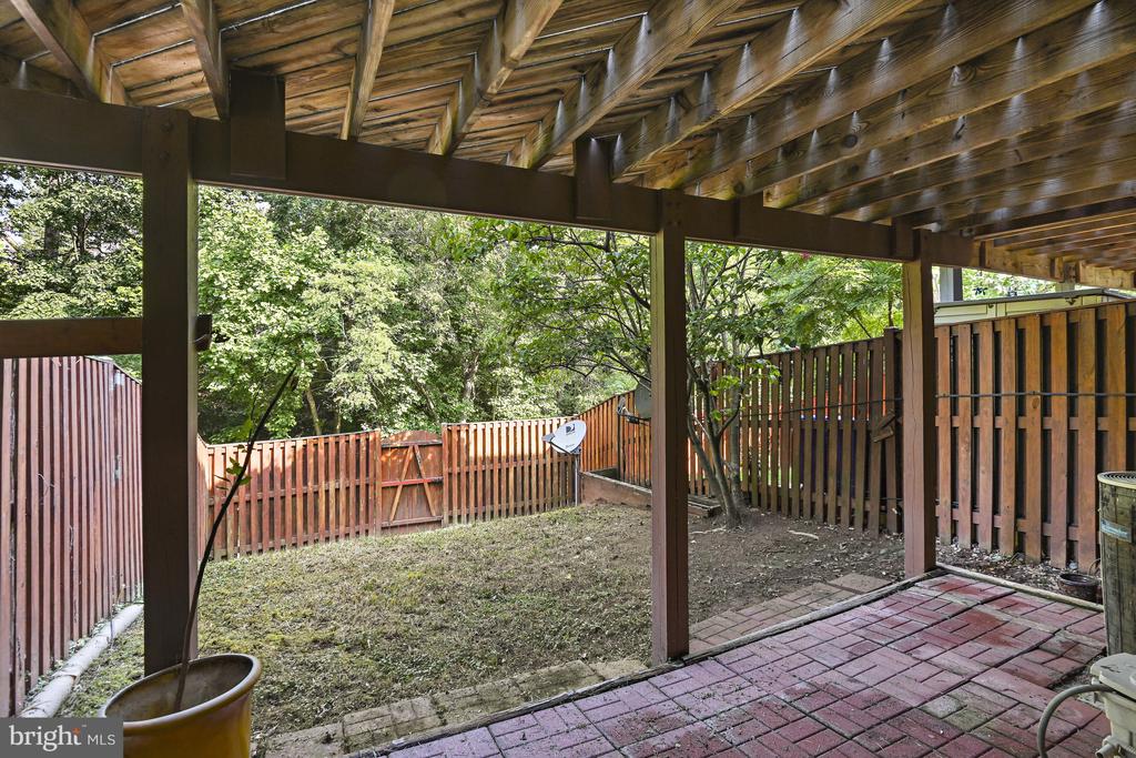 46816 Lawnes Creek Ter