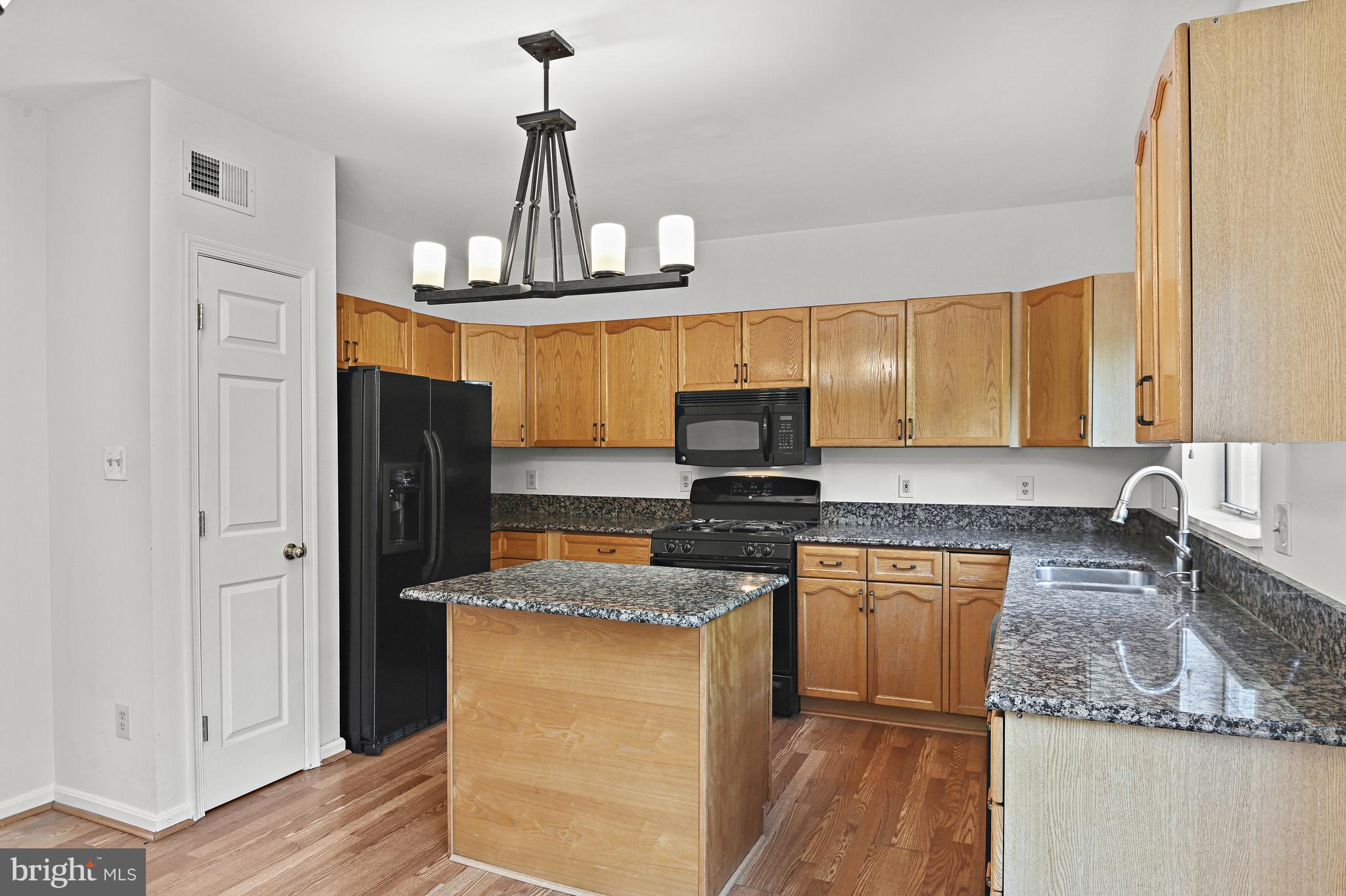 46816 Lawnes Creek Ter