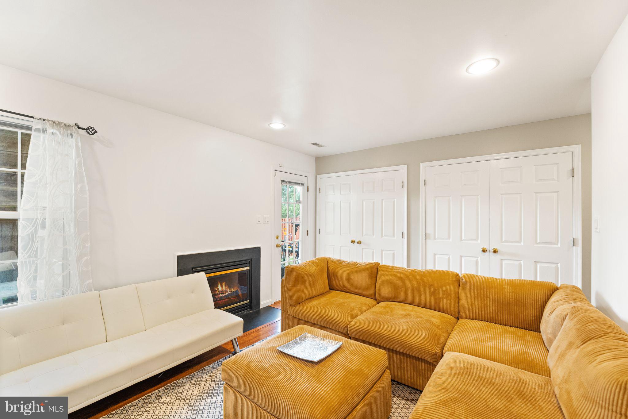21071 MOSSY GLEN TER