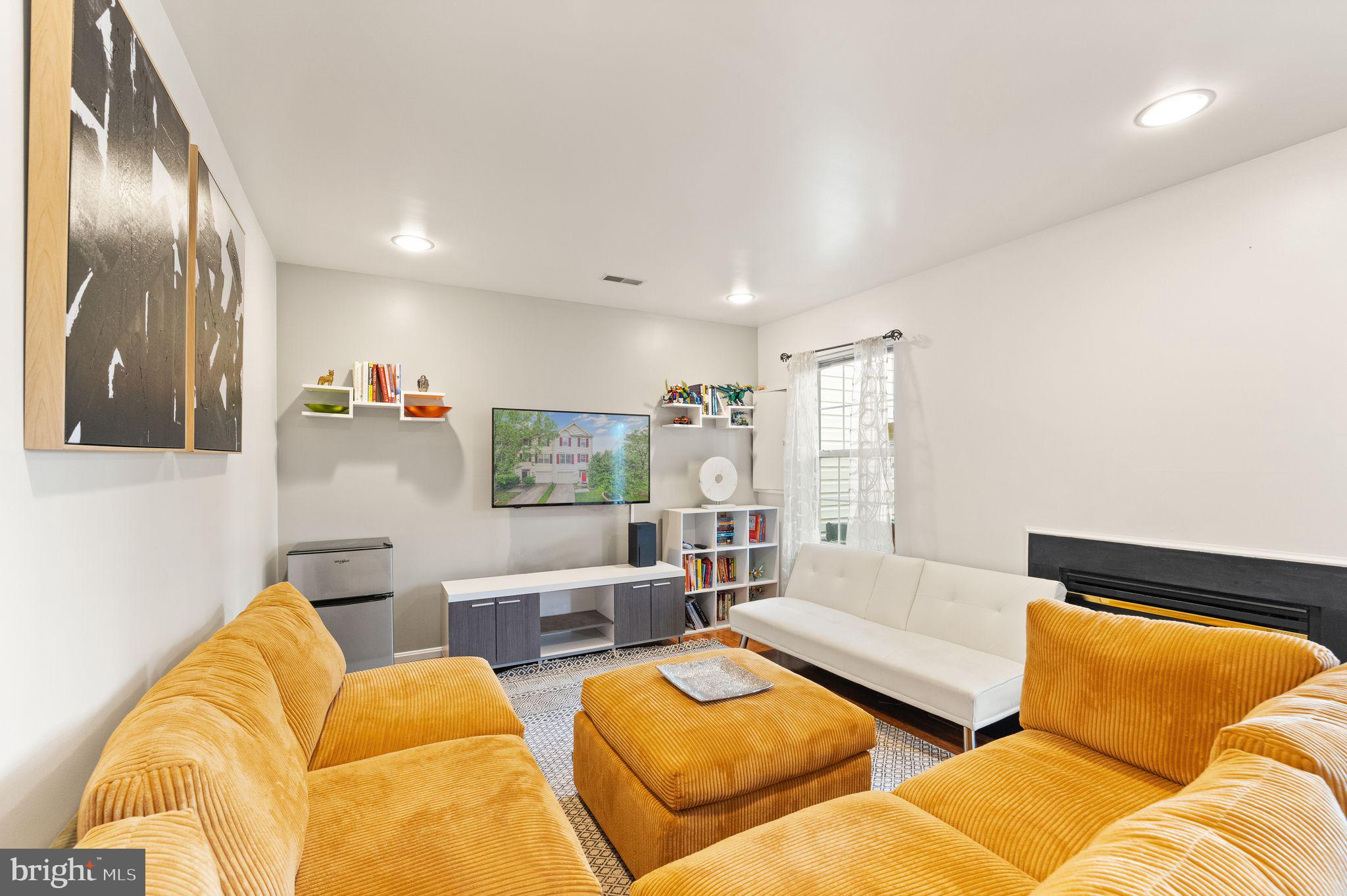 21071 MOSSY GLEN TER
