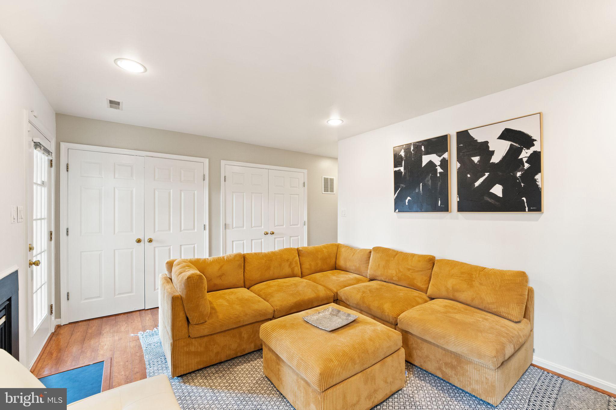 21071 MOSSY GLEN TER