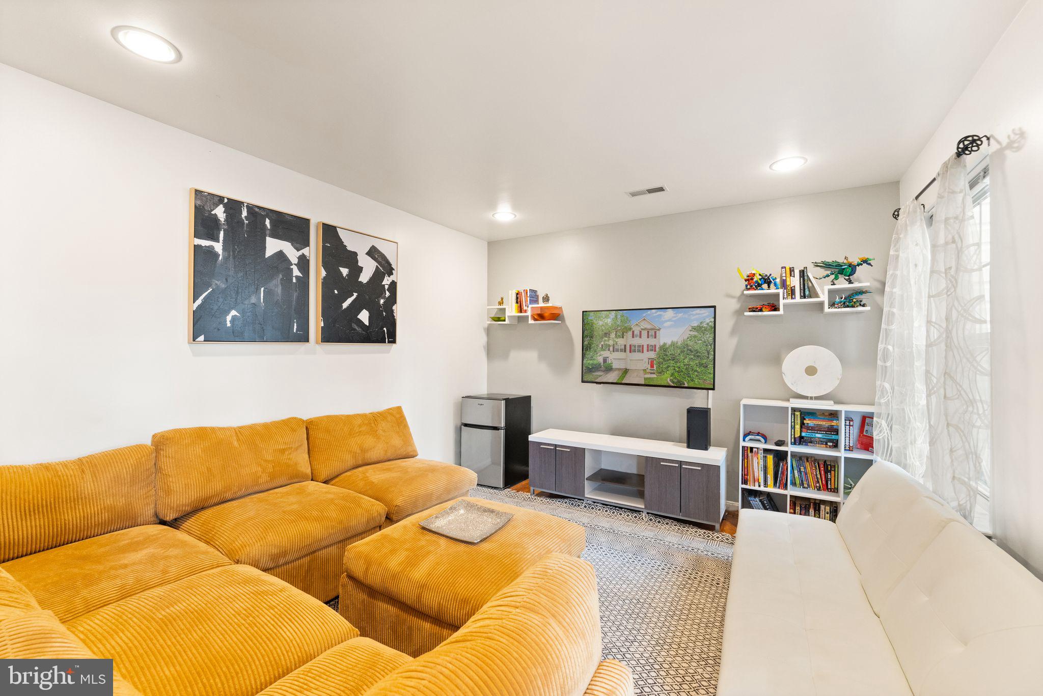 21071 MOSSY GLEN TER