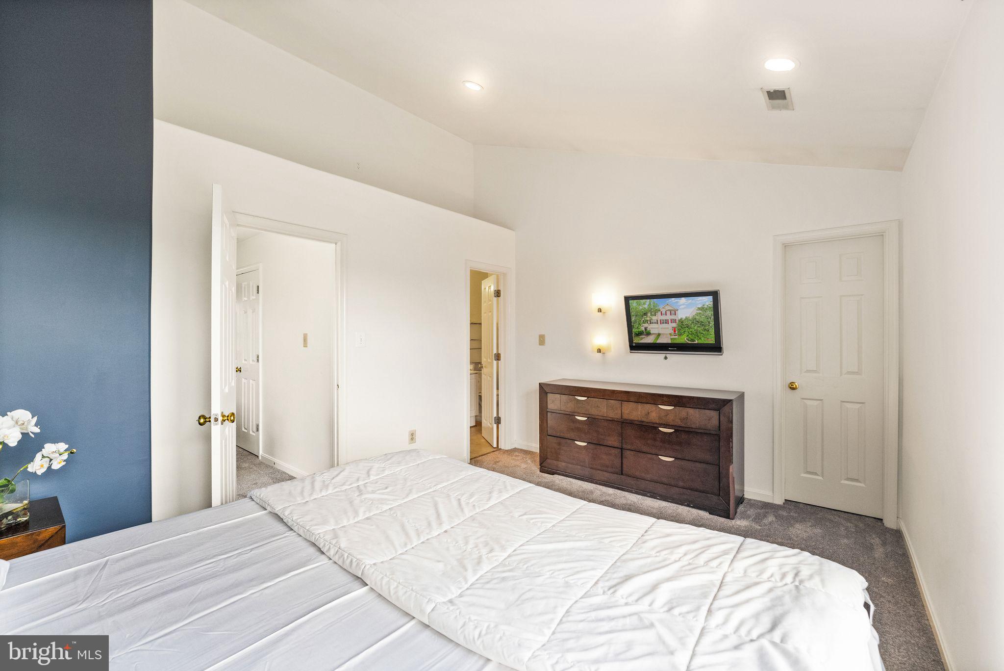 21071 MOSSY GLEN TER