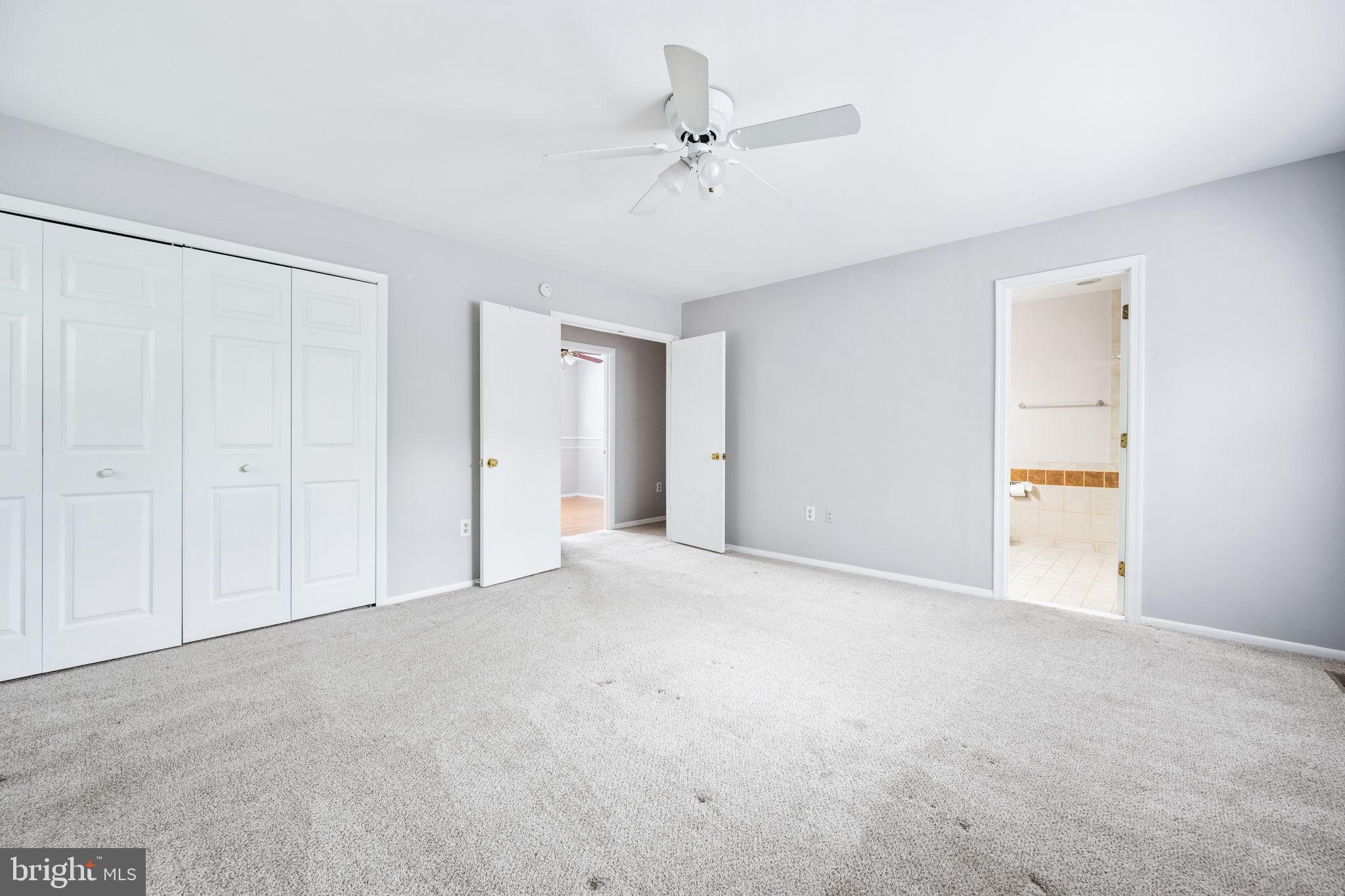 226 W Meadowland Ln W