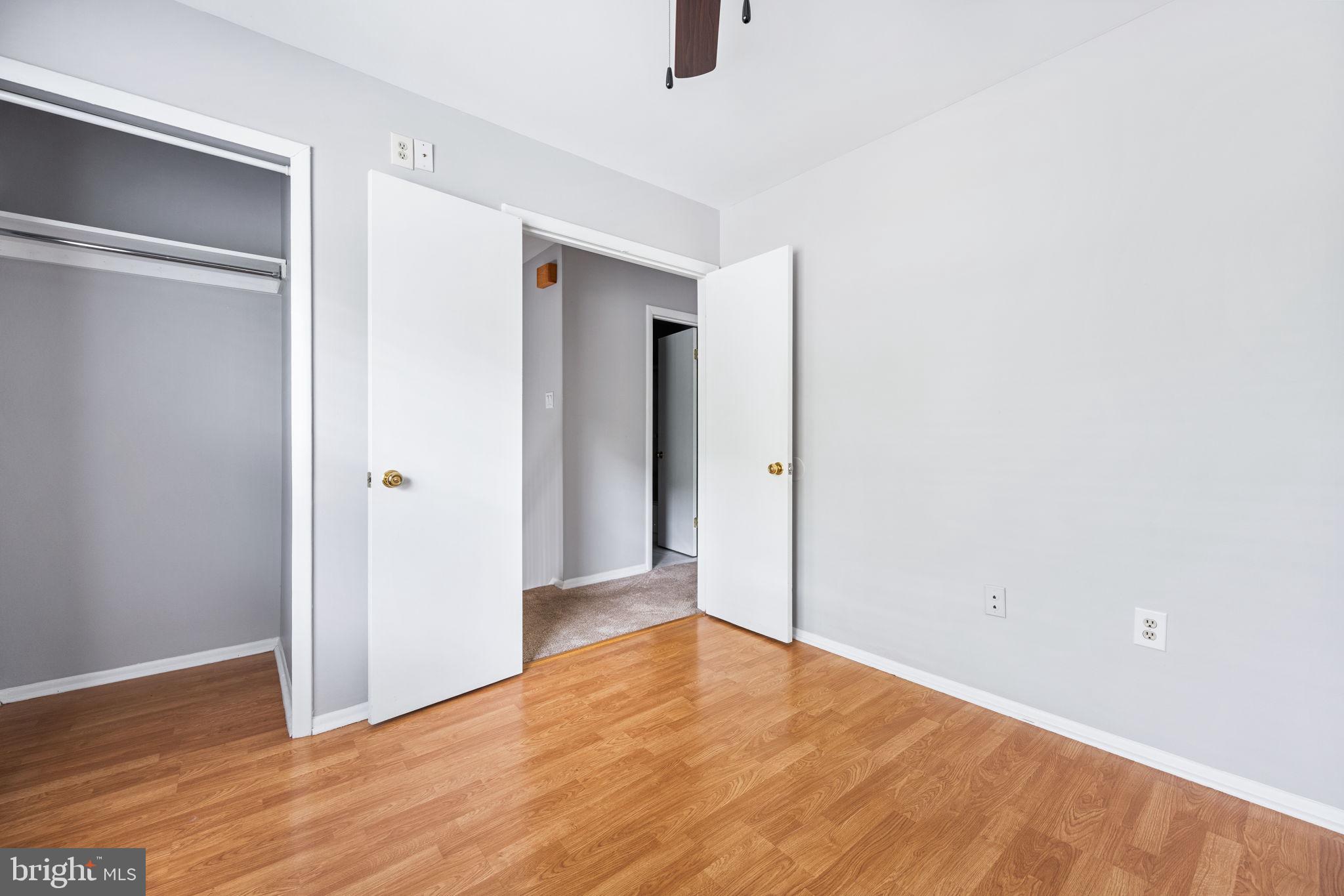 226 W Meadowland Ln W