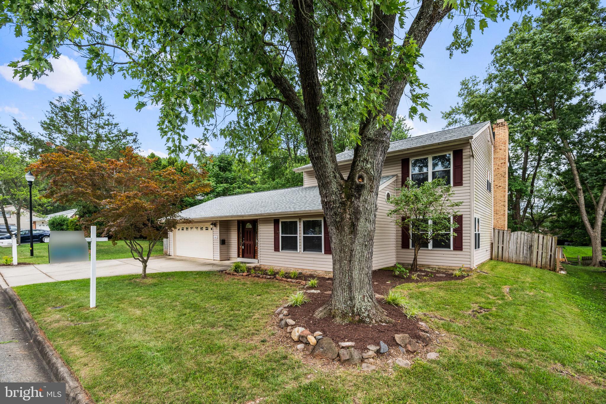 226 W Meadowland Ln W
