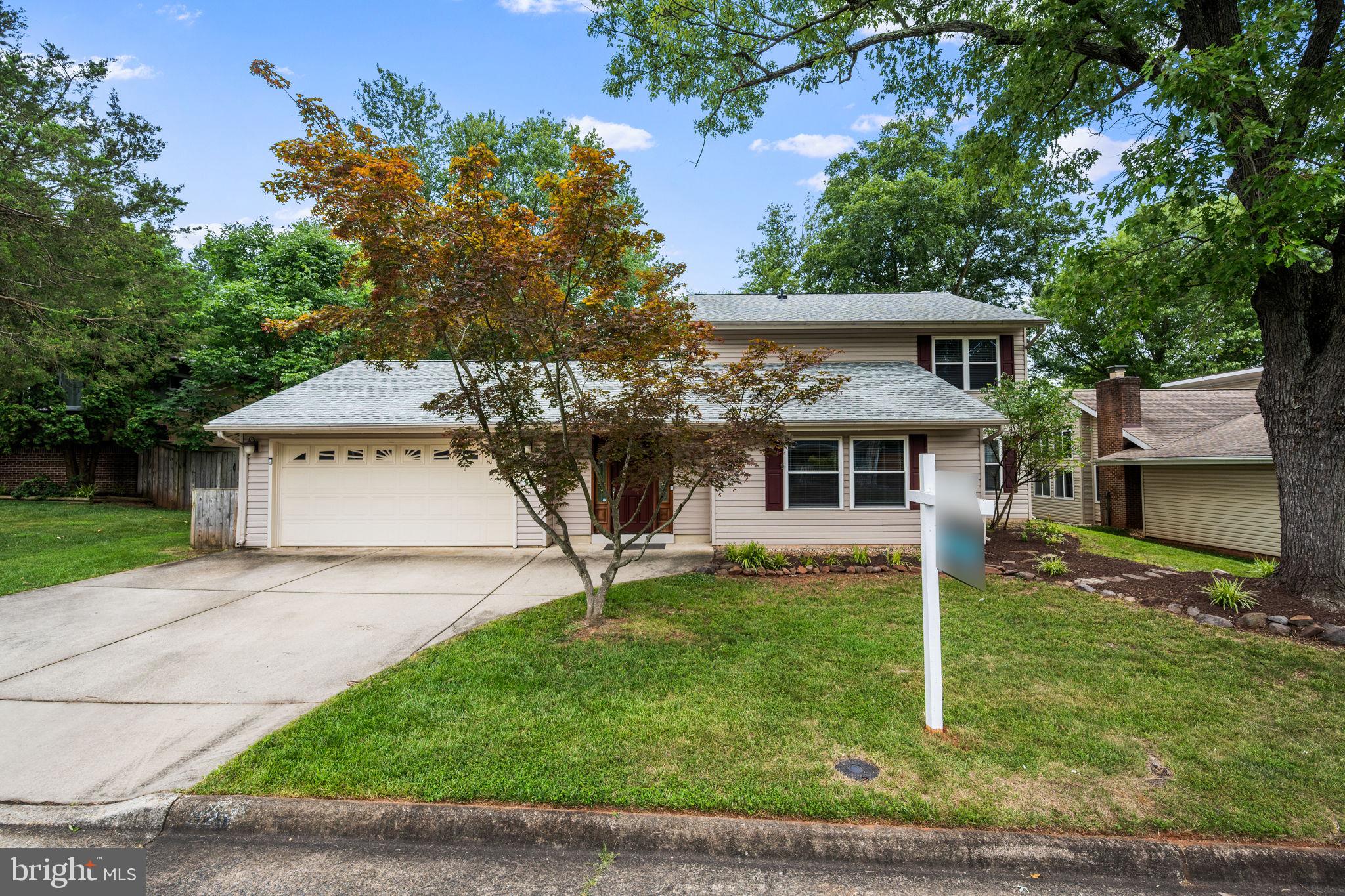 226 W Meadowland Ln W