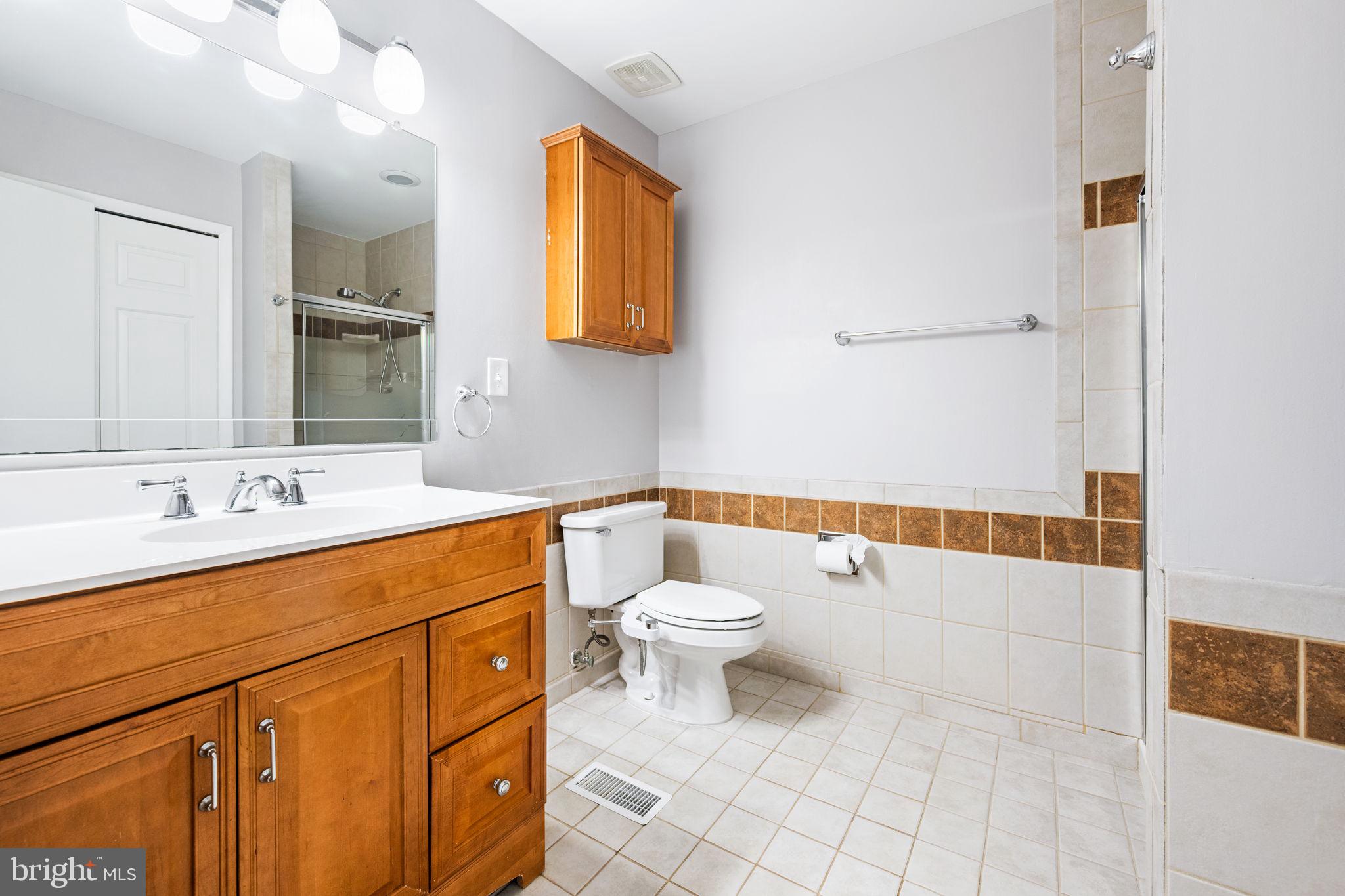 226 W Meadowland Ln W