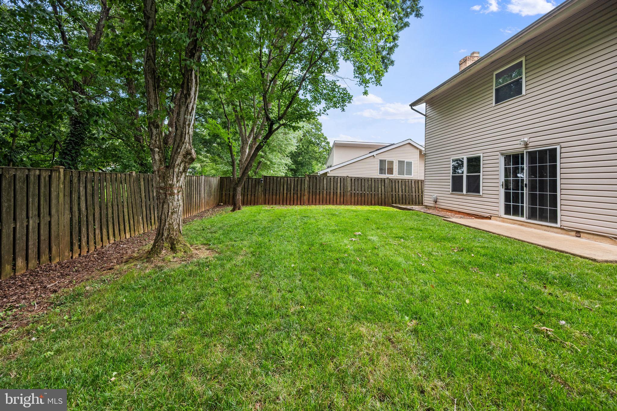 226 W Meadowland Ln W
