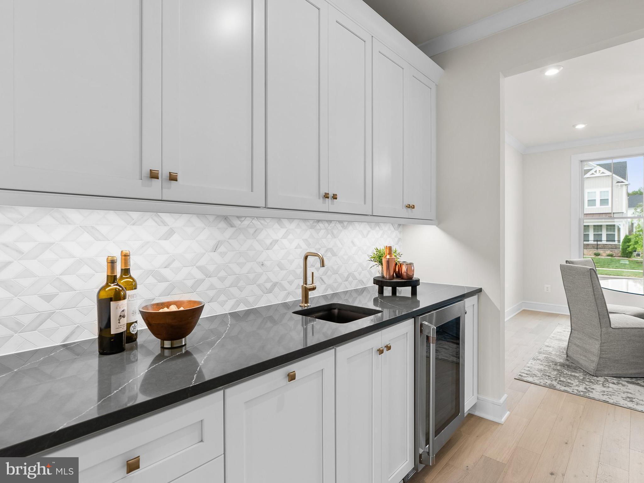 1004 Kalaris Pl SE